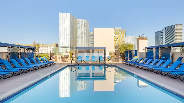 Pool Week 20 Hot Weeks Luxury Travel Rewards